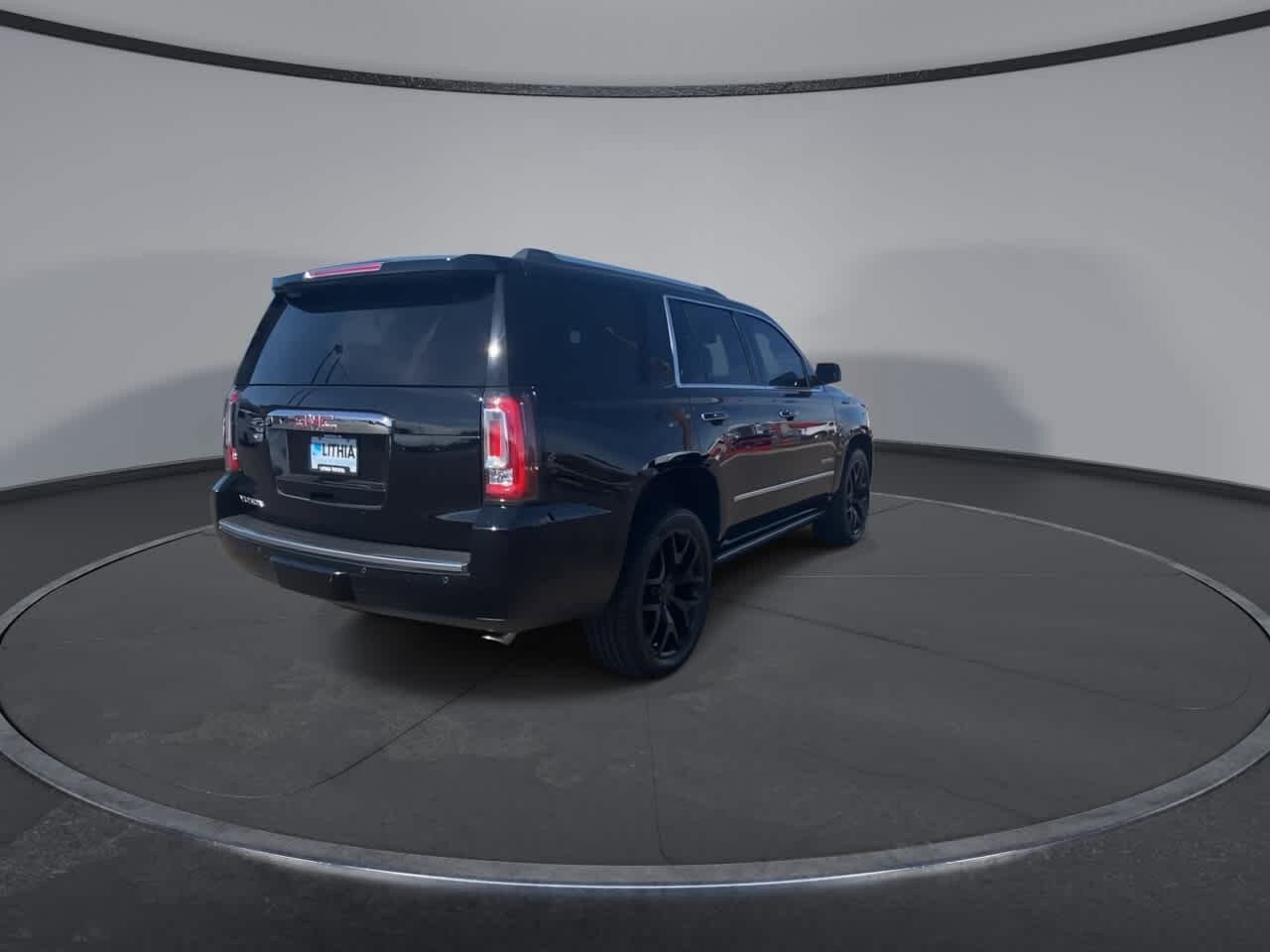 Used 2017 GMC Yukon Denali w/ Open Road Package AWD/4WD image 8