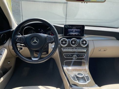 Used 2017 Mercedes-Benz C 300 Luxury image 11