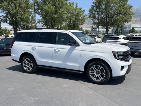 Used 2025 Ford Expedition Active AWD/4WD image 5