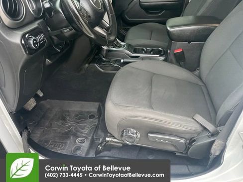 Used 2022 Jeep Gladiator Willys image 10