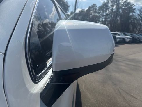 Used 2023 GMC Yukon Denali Ultimate image 26