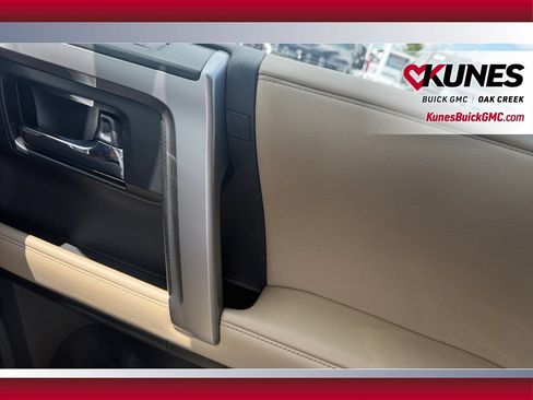 Used 2018 Toyota 4Runner Limited AWD/4WD image 36