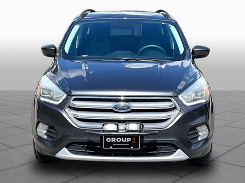 Used 2017 Ford Escape SE w/ Equipment Group 201A FWD image 4