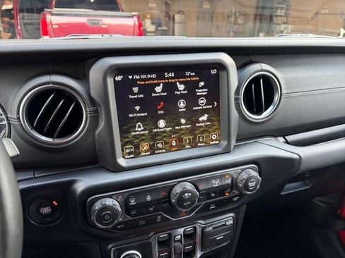 Used 2022 Jeep Wrangler Unlimited Sahara w/ Cold Weather Group image 10