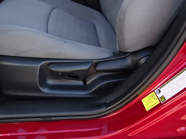 Used 2023 Toyota Corolla SE w/ Carpet Mat Package (TMS) FWD image 17