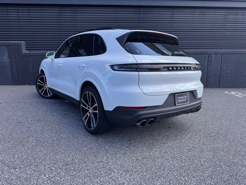 Certified 2026 Porsche Cayenne AWD/4WD image 3