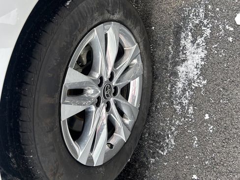 Used 2025 Toyota Sienna XLE w/ XLE Plus Package image 24