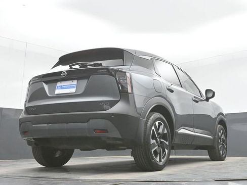 Used 2025 Nissan Kicks SV AWD/4WD image 45