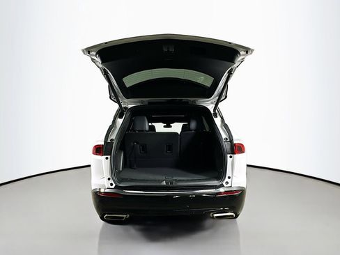 Used 2023 Buick Enclave Essence w/ Experience Buick Package FWD image 36