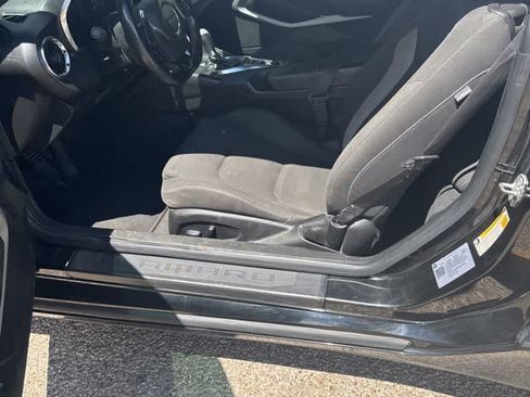 Used 2022 Chevrolet Camaro LT RWD image 4