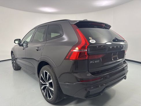 Used 2024 Volvo XC60 B5 Plus w/ Climate Package AWD/4WD image 5