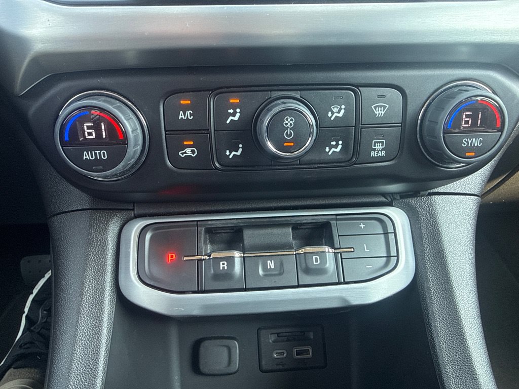 Used 2023 GMC Acadia SLT FWD image 28