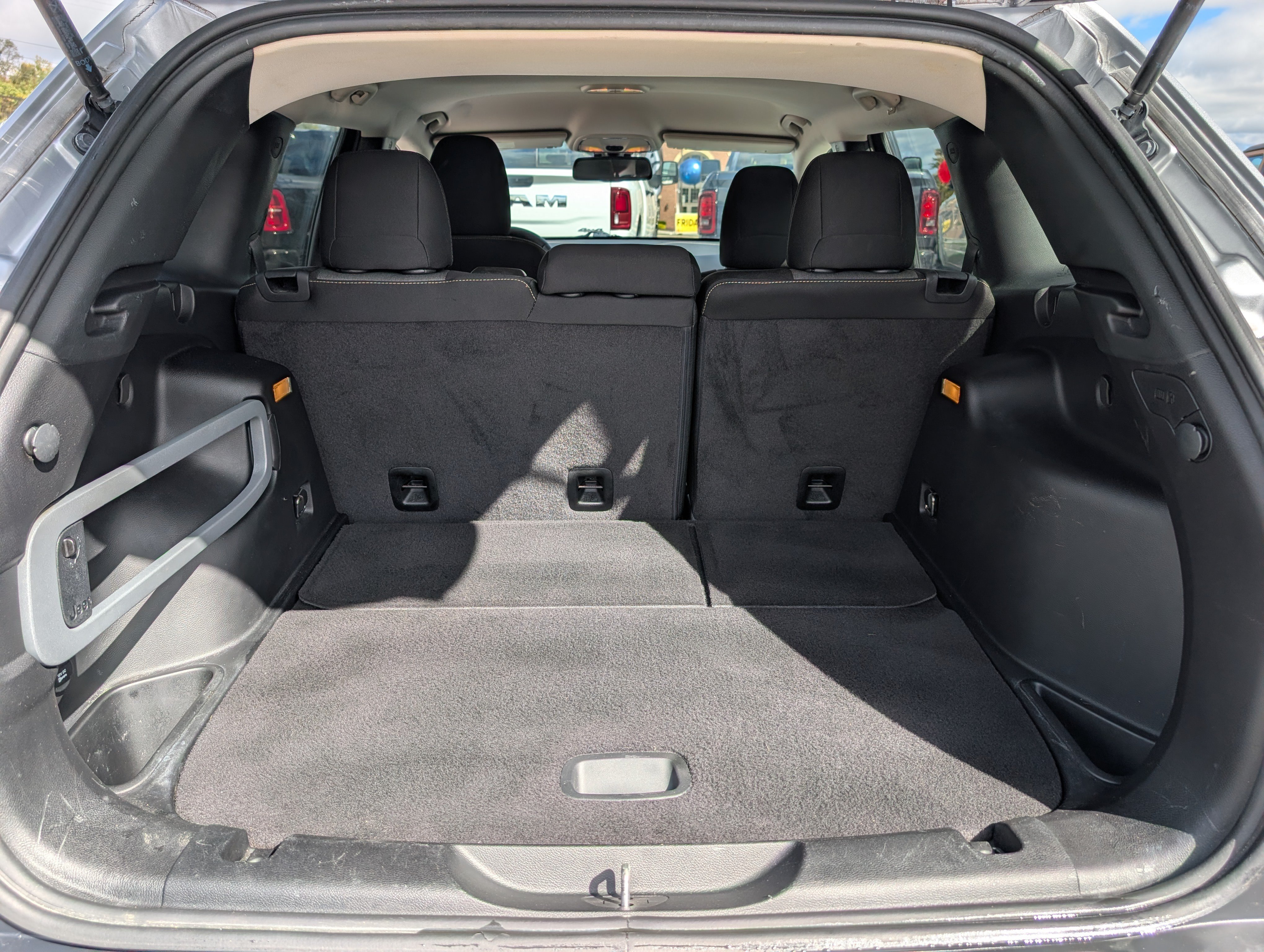 Used 2014 Jeep Cherokee Latitude AWD/4WD image 13