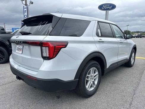 New 2026 Ford Explorer Active RWD image 5