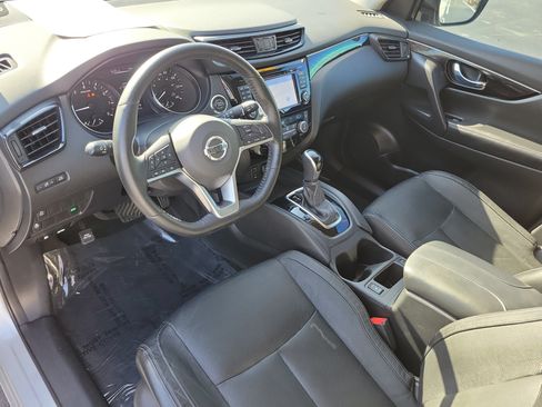 Used 2017 Nissan Rogue Sport SL FWD image 22