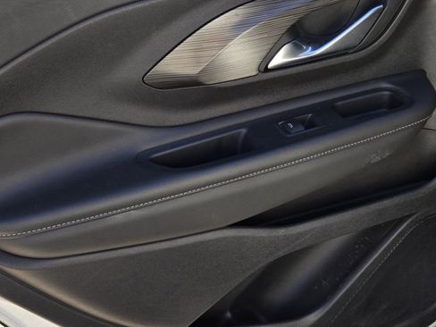 Used 2024 GMC Terrain SLT image 11