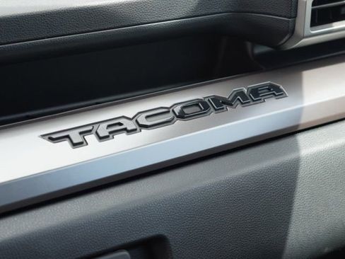 Certified 2025 Toyota Tacoma TRD Off-Road image 46