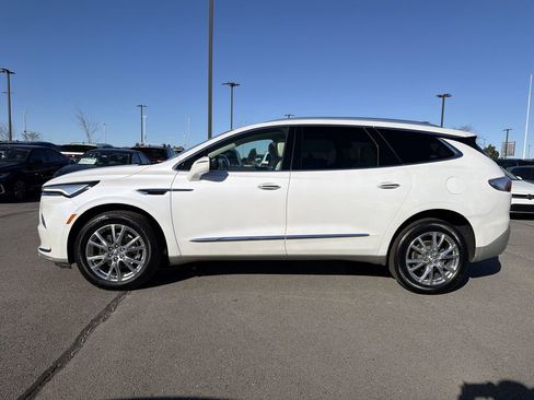 Used 2024 Buick Enclave Essence w/ Experience Buick Package image 2