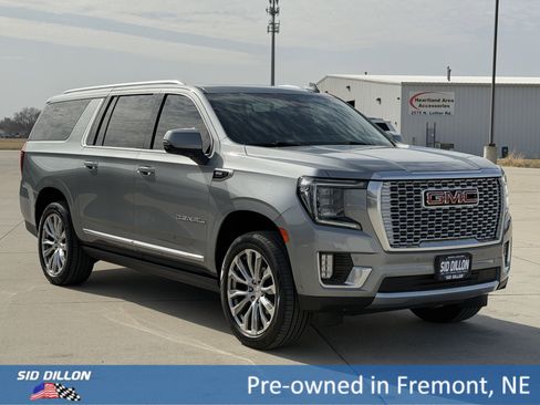 Used 2023 GMC Yukon XL Denali w/ Denali Reserve Package image 2