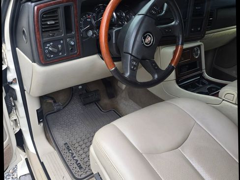 Used 2006 Cadillac Escalade AWD image 18