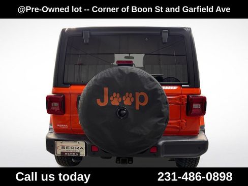 Used 2018 Jeep Wrangler Unlimited Sahara AWD/4WD image 8