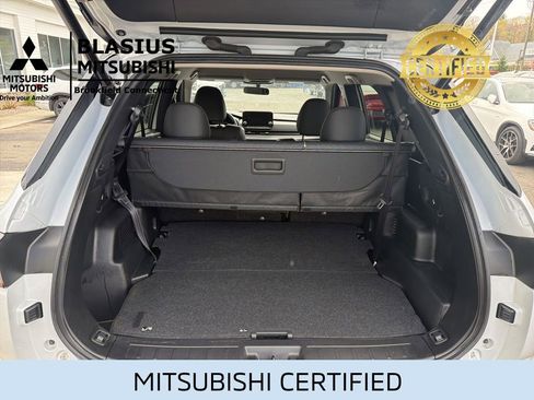 Used 2023 Mitsubishi Outlander 4WD Plug-In Hybrid image 10