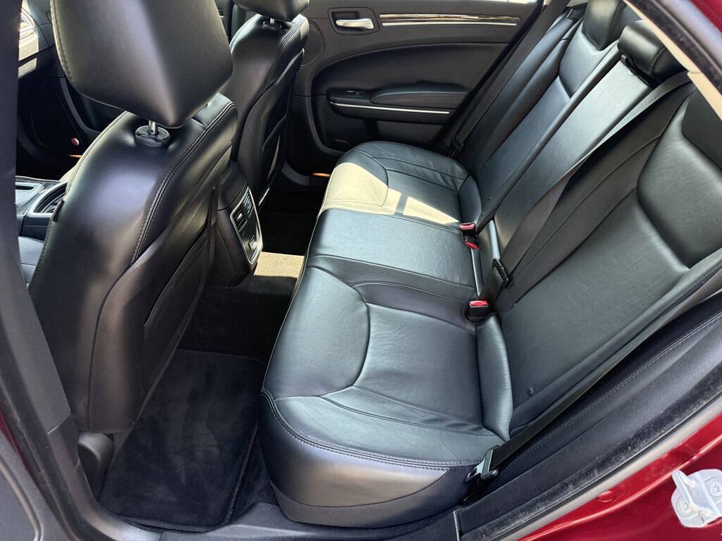 Used 2016 Chrysler 300 Limited RWD image 20