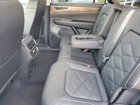 New 2026 Volkswagen Atlas SE image 11