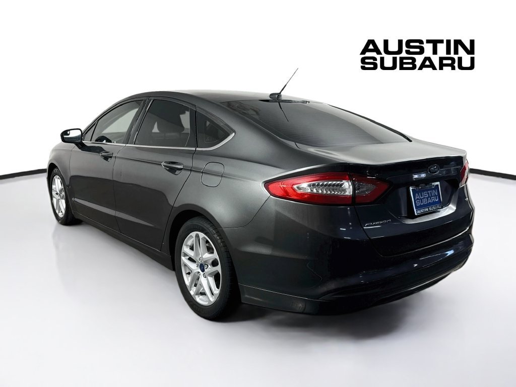 Used 2016 Ford Fusion SE FWD image 5