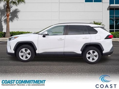 Used 2021 Toyota RAV4 XLE w/ XLE Grade Weather Package AWD/4WD image 9