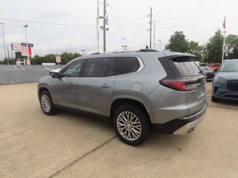 Used 2025 GMC Acadia Denali w/ Super Cruise Package FWD image 15