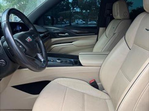 Used 2023 Cadillac Escalade Premium Luxury w/ Performance Package AWD/4WD image 13