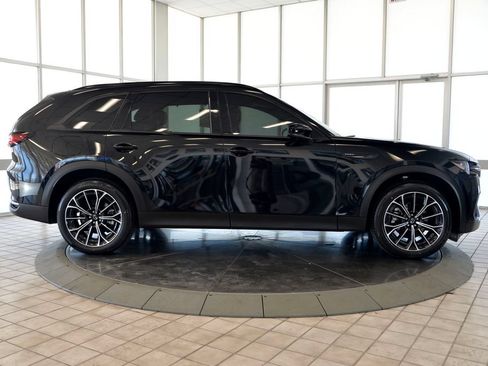 Certified 2025 MAZDA CX-70 Plug-In Hybrid w/ Premium Plus AWD/4WD image 9