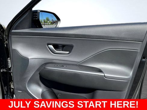 Used 2025 Hyundai Kona Limited FWD image 37