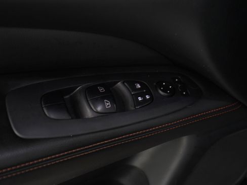 Used 2019 Nissan Pathfinder SL AWD/4WD image 21