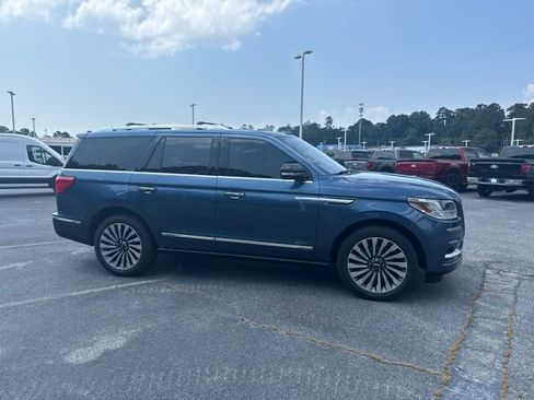 Used 2019 Lincoln Navigator Reserve w/ Cargo Package AWD/4WD image 2
