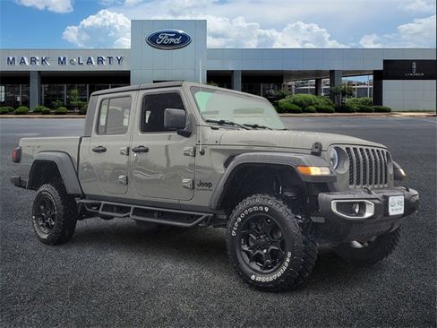 Used 2021 Jeep Gladiator Sport image 2