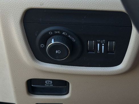 Used 2021 Jeep Grand Cherokee L Limited RWD image 24