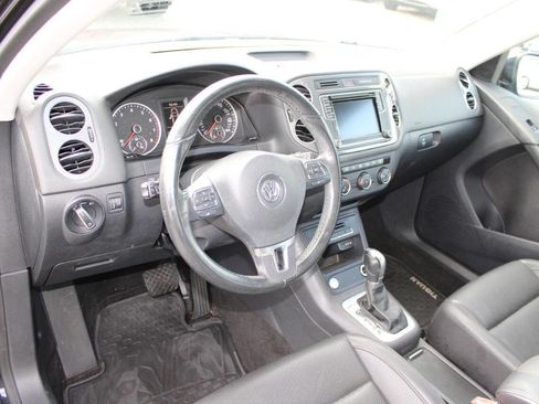 Used 2017 Volkswagen Tiguan S image 13