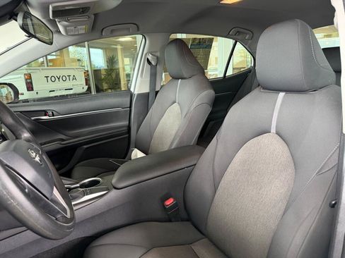 Used 2022 Toyota Camry LE FWD image 16