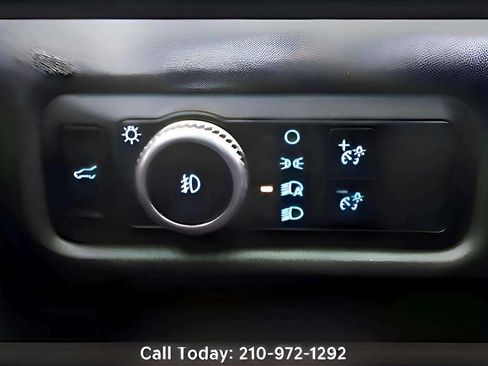 Used 2023 Ford Explorer King Ranch w/ Technology Package RWD image 11