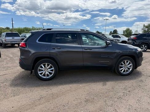 Used 2016 Jeep Cherokee Limited w/ Technology Group AWD/4WD image 7