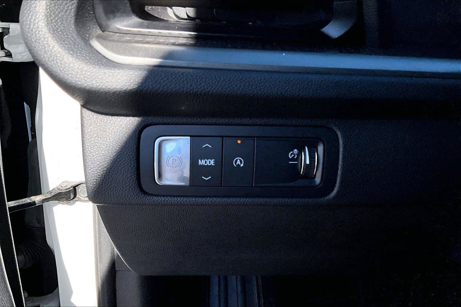 Used 2024 Chevrolet Traverse LT w/ Midnight/Sport Edition FWD image 38