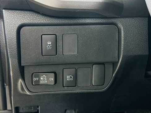 Used 2020 Toyota Tacoma SR5 image 11