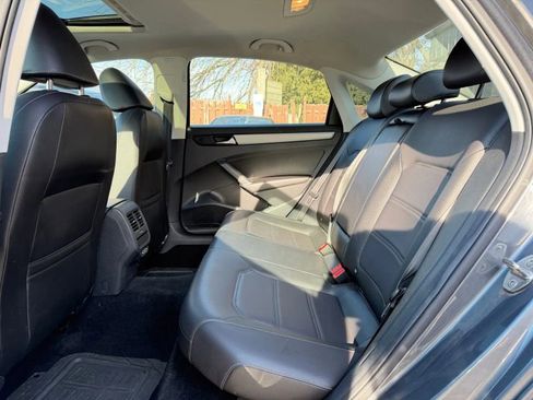 Used 2022 Volkswagen Passat 2.0T SE image 14