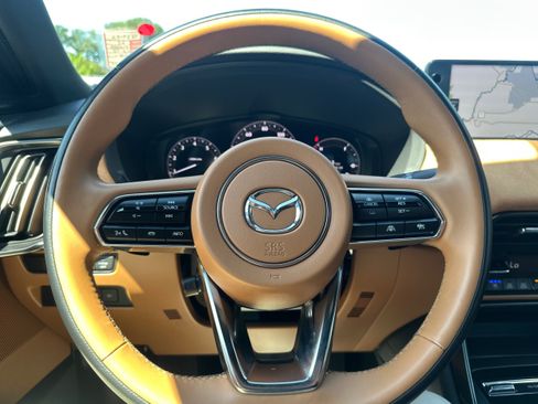 Certified 2025 MAZDA CX-70 3.3 Turbo S w/ Premium Plus AWD/4WD image 18