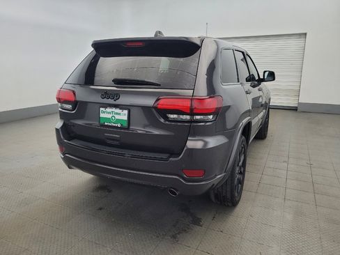 Used 2018 Jeep Grand Cherokee Altitude AWD/4WD image 7