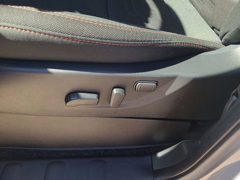 Used 2025 Nissan Frontier PRO-4X image 19