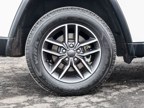 Certified 2022 Jeep Grand Cherokee Limited w/ Trailer Tow Group IV image 12