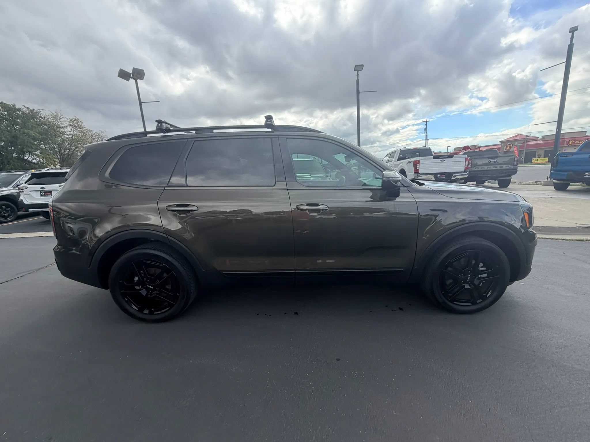 Used 2024 Kia Telluride SX Prestige X-Line AWD/4WD image 2